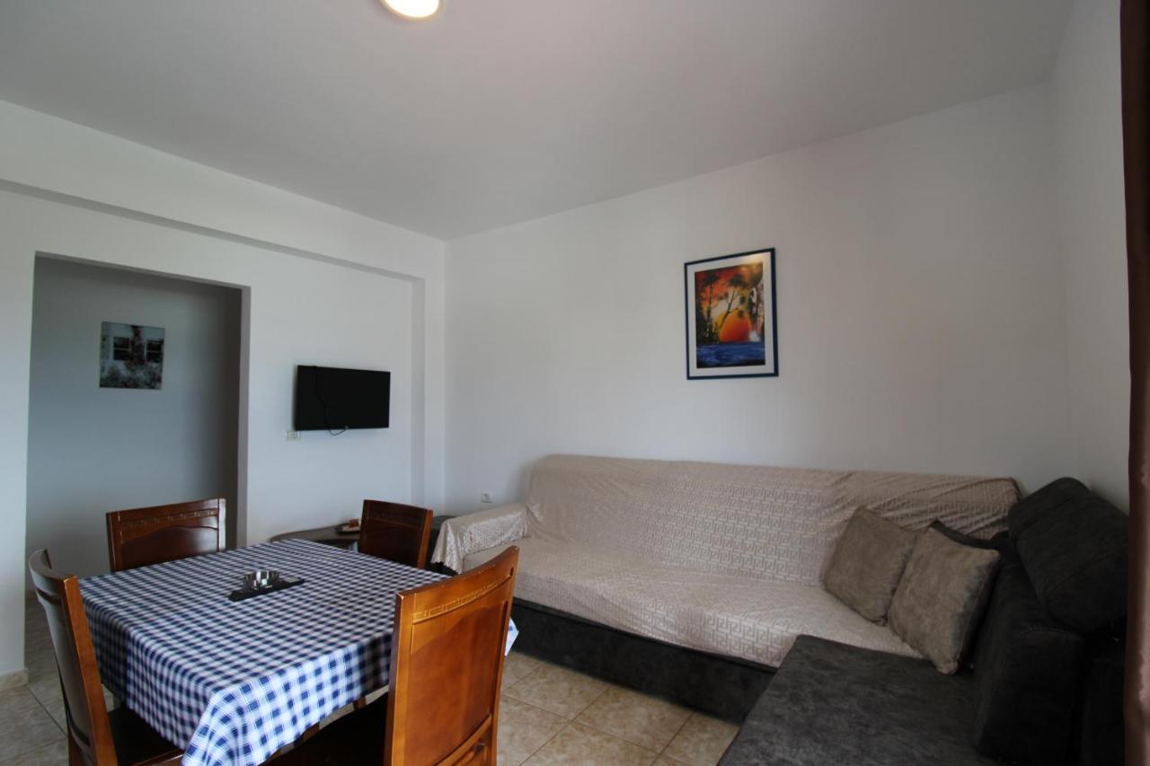 Vila Bilali Apartment Ksamil Ngoại thất bức ảnh