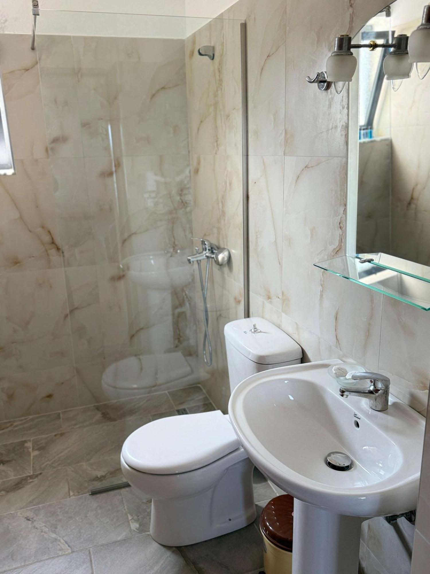 Vila Bilali Apartment Ksamil Ngoại thất bức ảnh