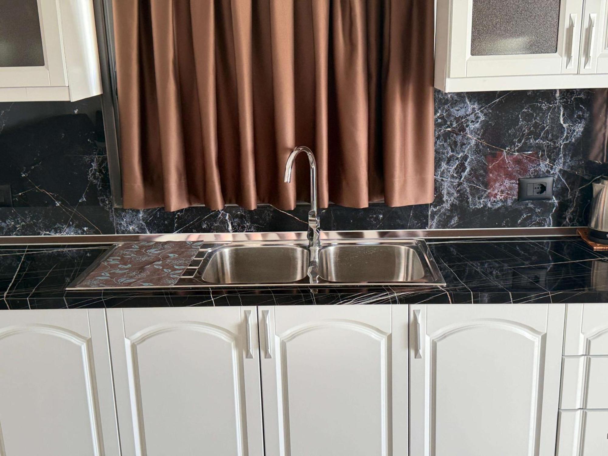 Vila Bilali Apartment Ksamil Ngoại thất bức ảnh