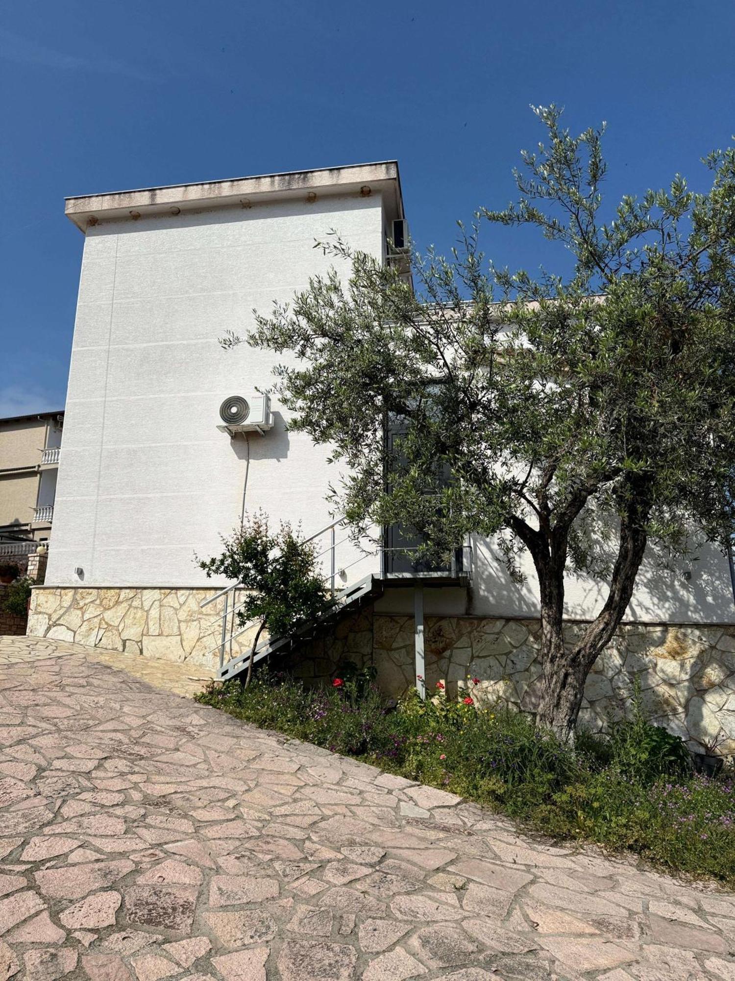 Vila Bilali Apartment Ksamil Ngoại thất bức ảnh